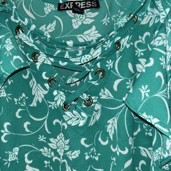 Express Green/White Ruffled Off the Shoulder Botanical Camisole Sz S EUC - Picture 4 of 9